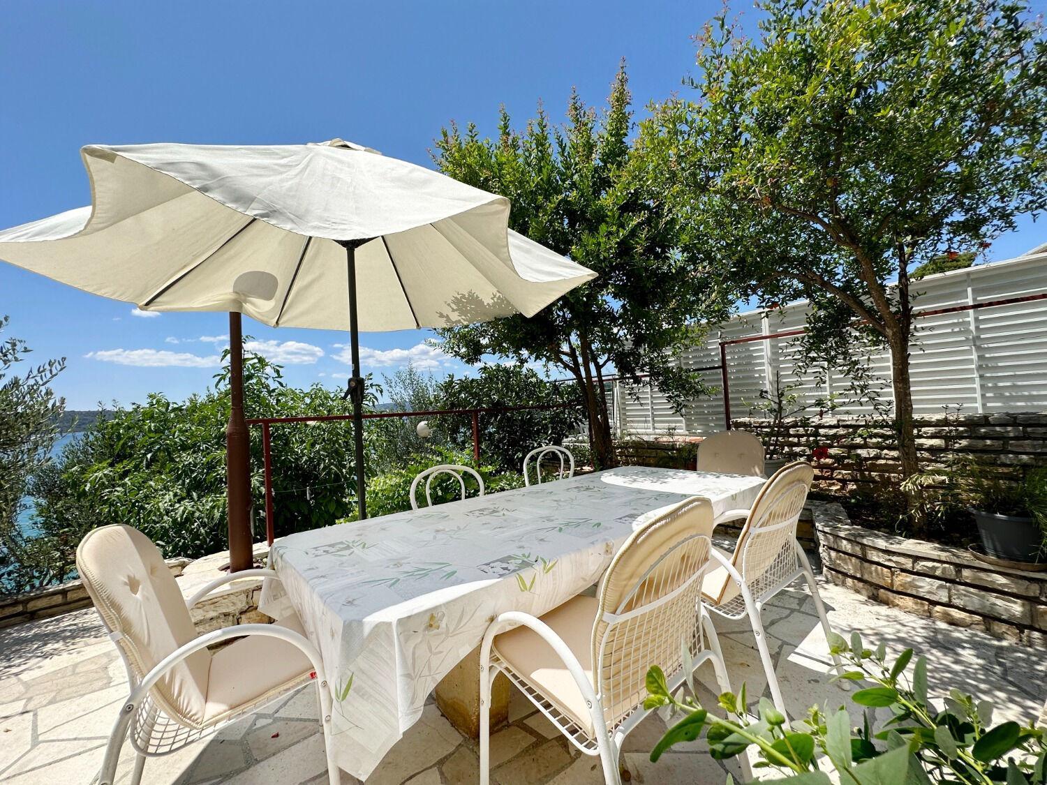 Apartments Mihaela - sea view Trogir Bagian luar foto