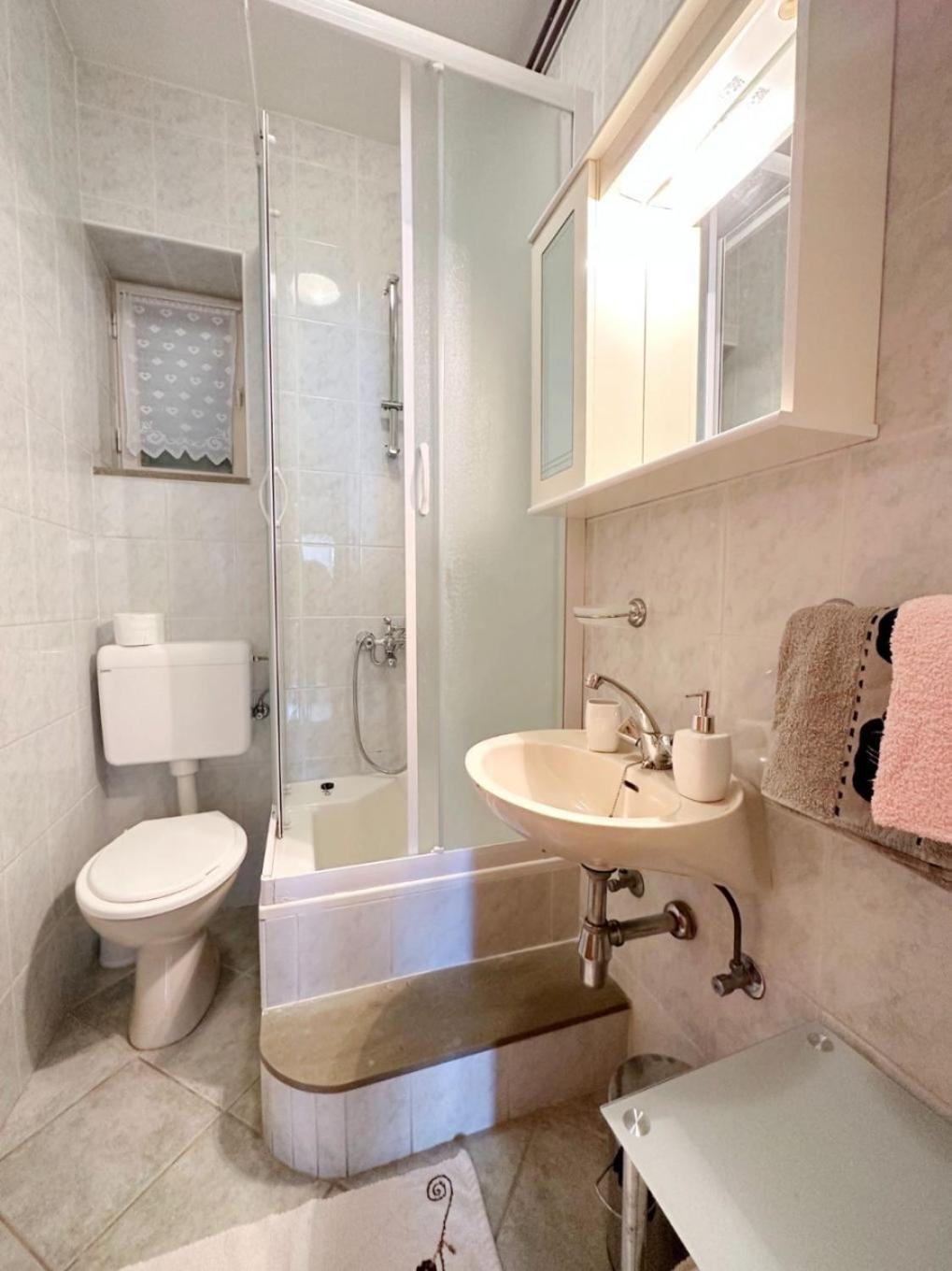 Apartments Mihaela - sea view Trogir Bagian luar foto