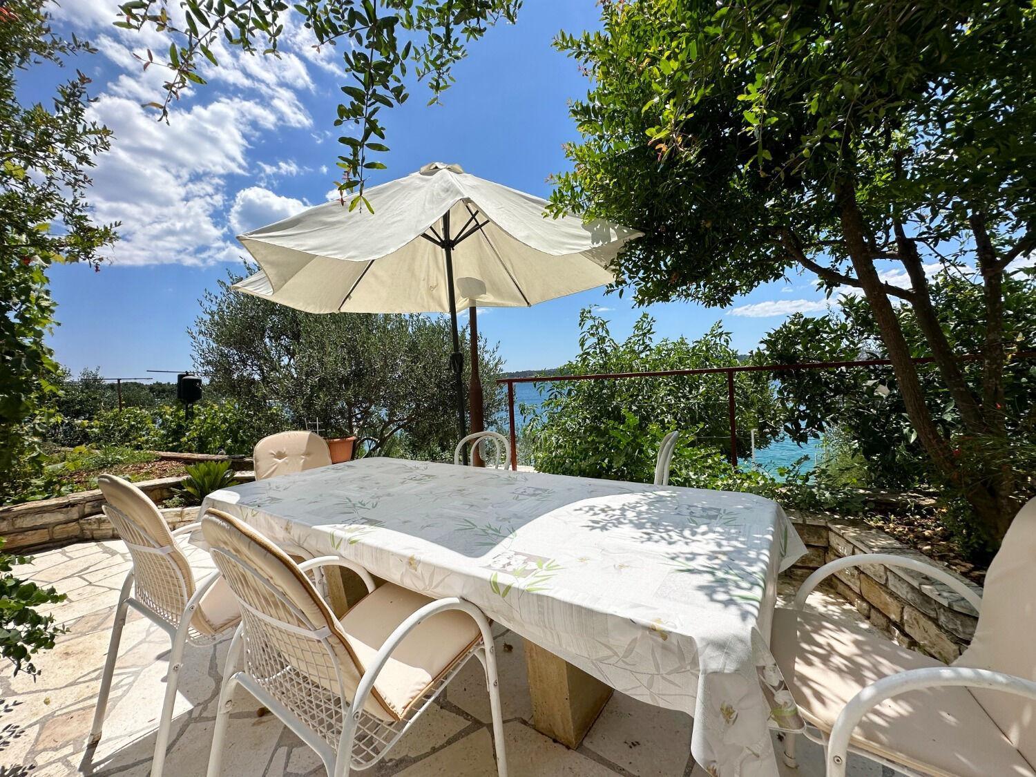 Apartments Mihaela - sea view Trogir Bagian luar foto