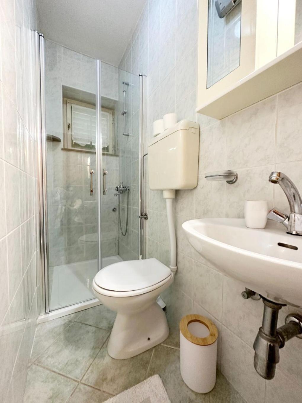 Apartments Mihaela - sea view Trogir Bagian luar foto
