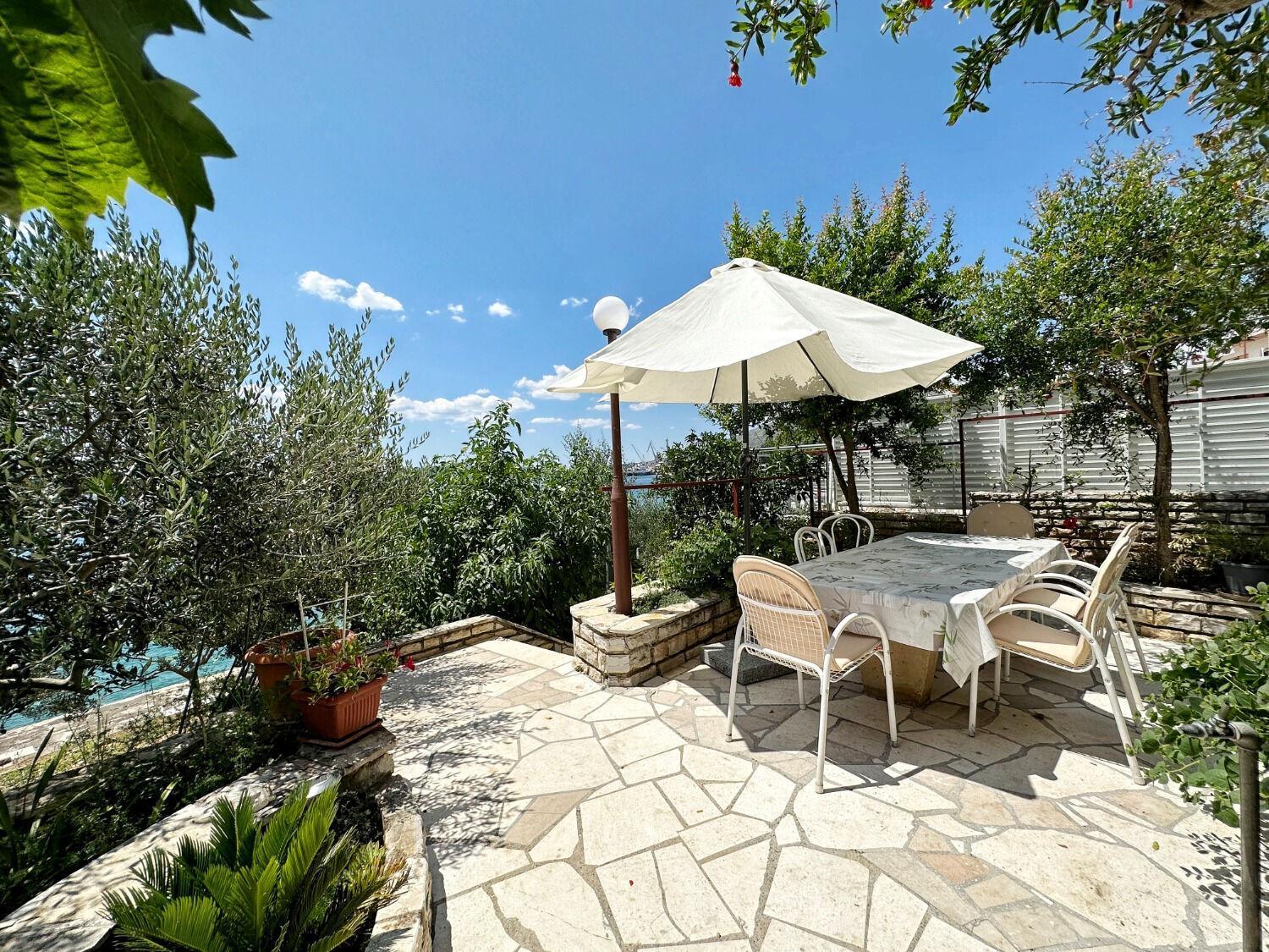 Apartments Mihaela - sea view Trogir Bagian luar foto