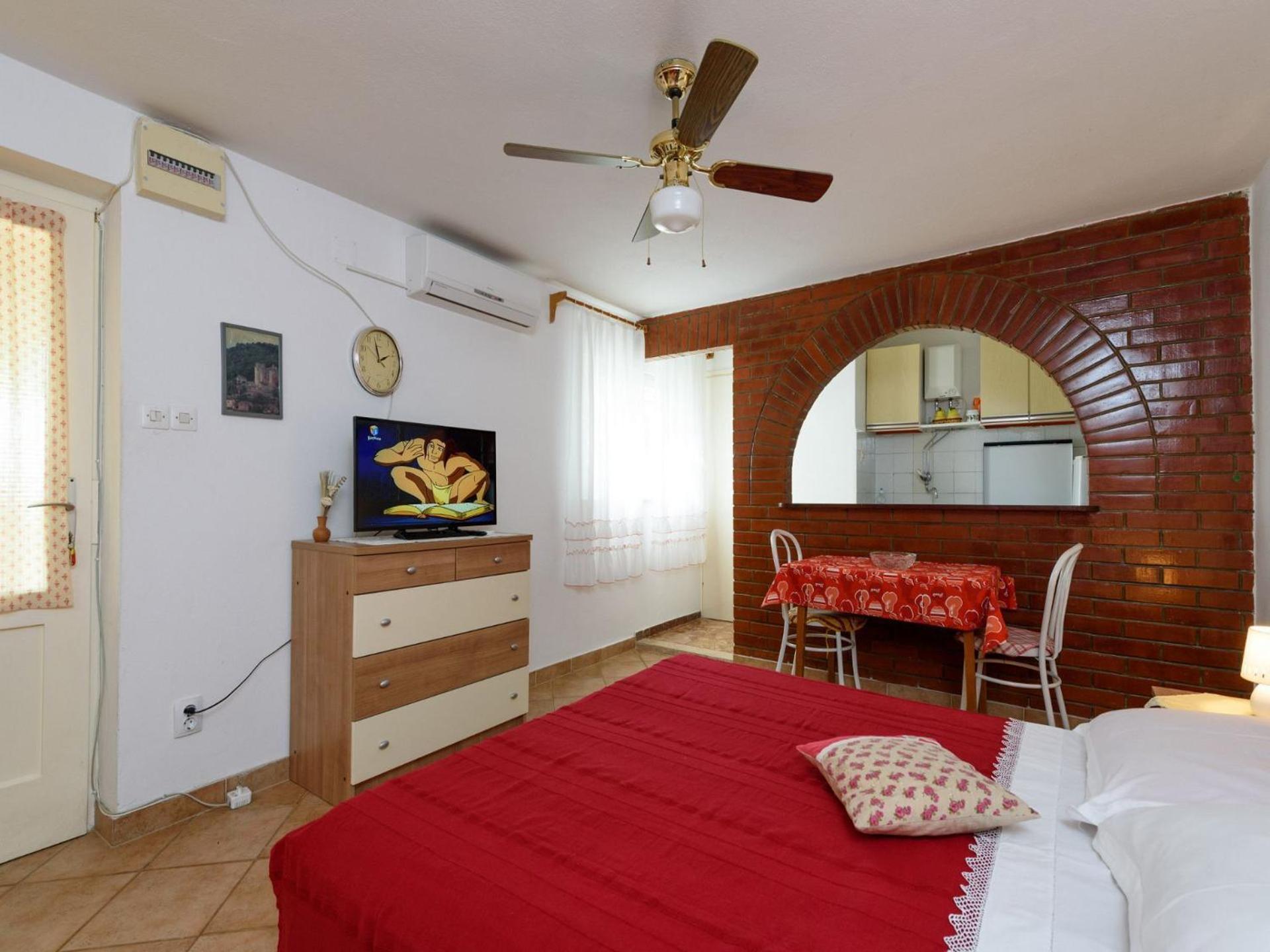Apartments Mihaela - sea view Trogir Bagian luar foto